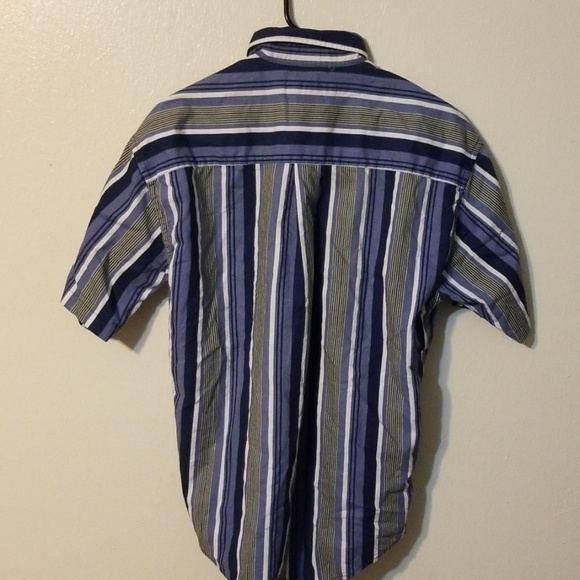 Short sleeve button up shirt - Picture 2 of 3